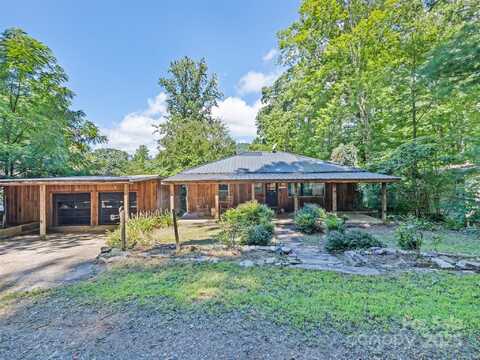 18 Oak Drive, Maggie Valley, NC 28751