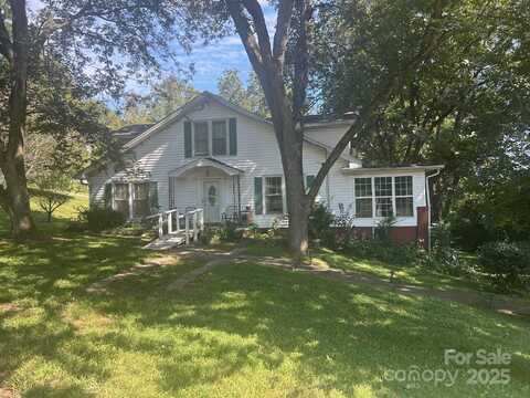 408 Virginia Avenue W, Bessemer City, NC 28016