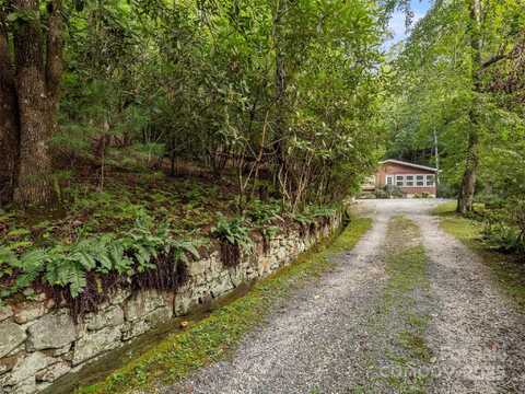 812 Crab Creek Road, Hendersonville, NC 28739