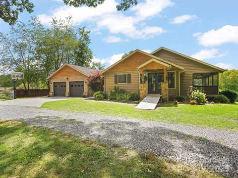 93 Strawberry Lane, Clyde, NC 28721