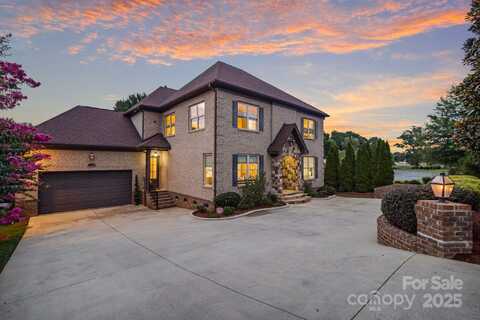 17136 Carolina Academy Road, Charlotte, NC 28277