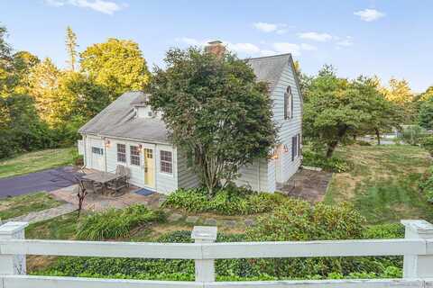 35 Lakewood Circle North, Manchester, CT 06040