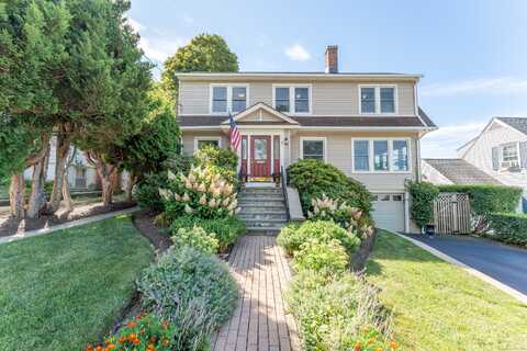 28 Greenway Road, New London, CT 06320
