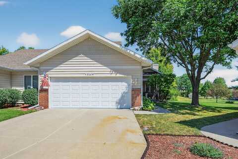 1565 Castlegar Court, Pleasant Hill, IA 50327