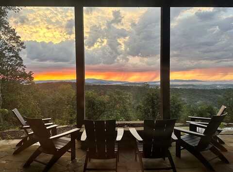 886 Weaver Creek Way, Blue Ridge, GA 30513