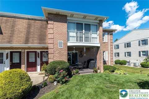2630 Rolling Green Drive, Macungie, PA 18062