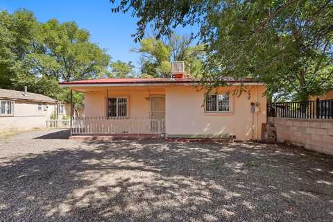 1347 YOUNG Avenue SW, Albuquerque, NM 87105
