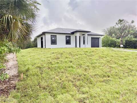 513 fifth Avenue, Lehigh Acres, FL 33972