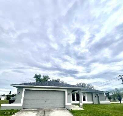 727 SE 8th Place, Cape Coral, FL 33990