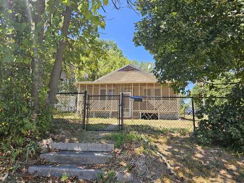 503 S West Street, Mount Vernon, MO 65712