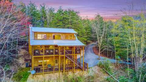 136 Little Round Top Lane, Townsend, TN 37882