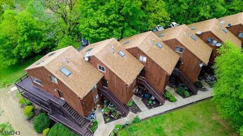 3 Telemark Dr, Vernon, NJ 07462