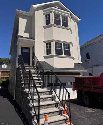 31 Grove St, Paterson, NJ 07503
