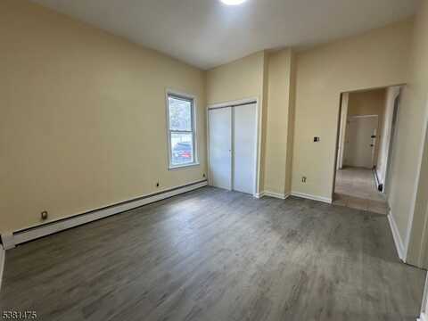 22 2nd Ave, Paterson, NJ 07524