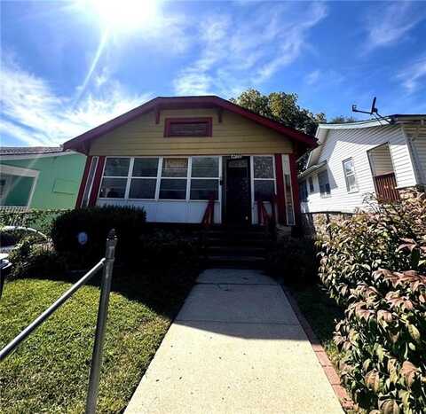 4428 Wayne Avenue, Kansas City, MO 64110