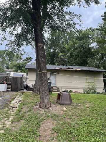 7409 E 49th Street, Kansas City, MO 64129