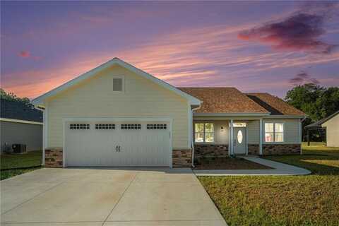 321 Banner Road, Holton, KS 66436