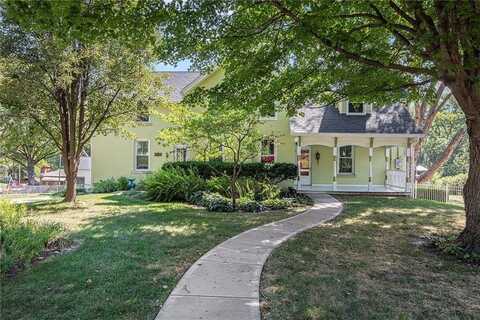 2307 Maple Avenue, Leavenworth, KS 66048