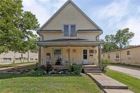 301 W 13th Avenue, Emporia, KS 66801