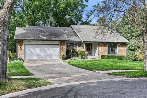 8021 W 115th Street, Overland Park, KS 66210