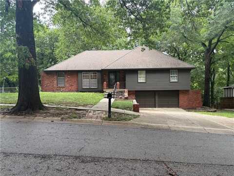 4606 NW 83rd Street, Kansas City, MO 64151