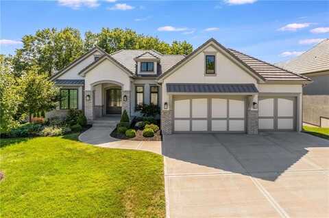 5830 N Lucerne Avenue, Kansas City, MO 64151