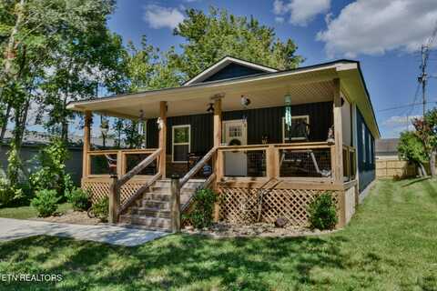 412 E 3Rd St, Rocky Top, TN 37769