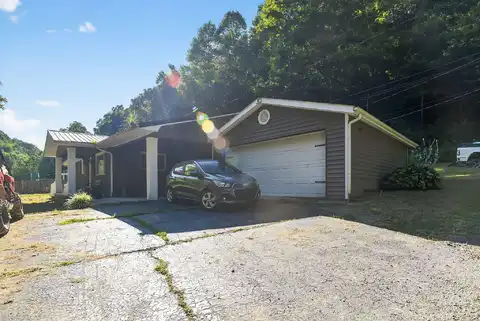 6599 Highway 805, Jenkins, KY 41537