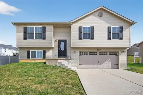 303 Shadow Trace Drive, Wentzville, MO 63385