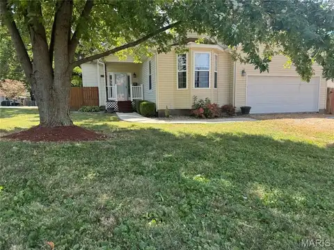 102 W High Street, Troy, IL 62294
