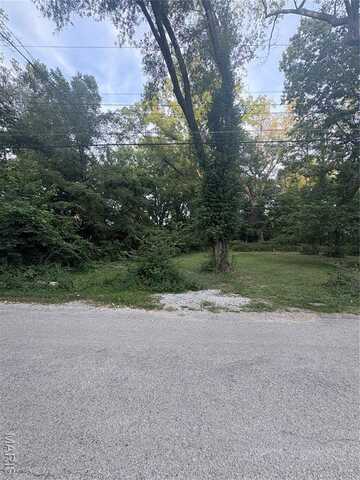 9017 Crest Drive, Fairview Heights, IL 62208