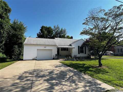 26 Grandview Drive, Collinsville, IL 62234