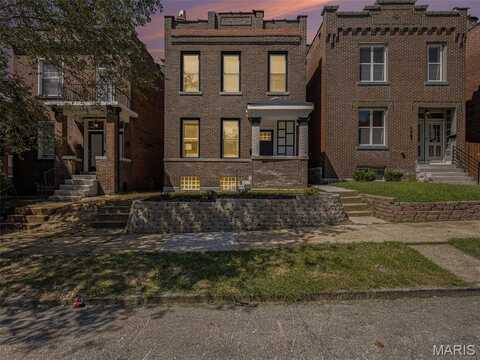 3467 Giles Avenue, Saint Louis, MO 63116