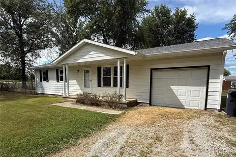 222 Westport Drive, Salem, IL 62881
