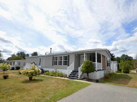 20 Town and Country Drive, Lisbon, ME 04250