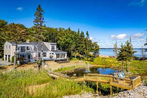 199 Paul Bunyan Road, Gouldsboro, ME 04607