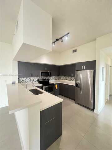 729 NW 2nd St, Miami, FL 33128