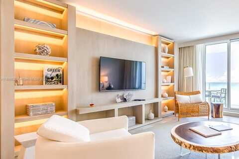 102 24th St, Miami Beach, FL 33139