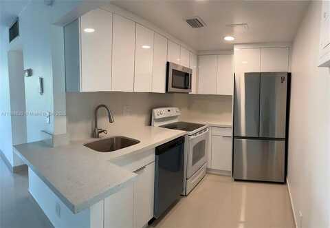 8405 NW 8th St, Miami, FL 33126