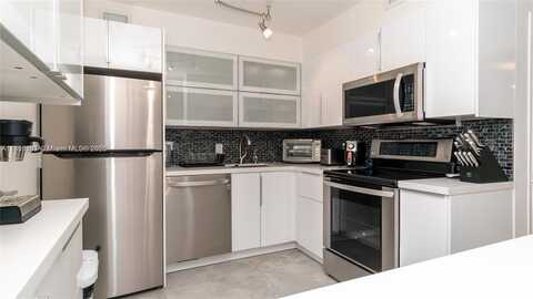 5161 Collins Ave, Miami Beach, FL 33140