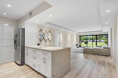 230 Lakeview Dr, Weston, FL 33326