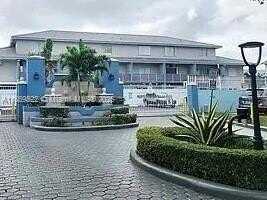 8390 NW 103rd St, Hialeah Gardens, FL 33016