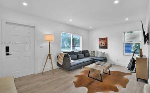 3521 SW 16th St, Miami, FL 33145