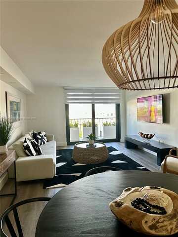 2625 Collins Ave, Miami Beach, FL 33140