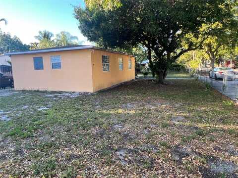 1605 NW 127th St, North Miami, FL 33167
