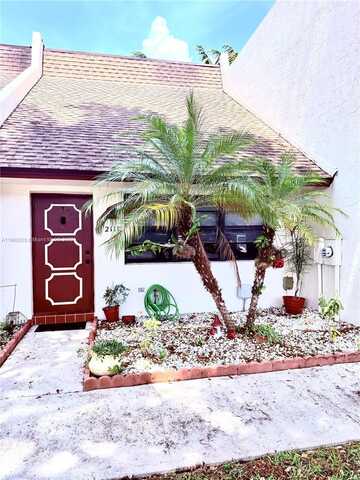 2111 NE 14th Ave, Hollywood, FL 33020