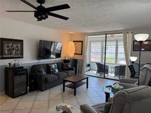 2861 Somerset Dr, Lauderdale Lakes, FL 33311