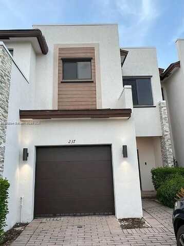 237 NE 210th St, Miami, FL 33179
