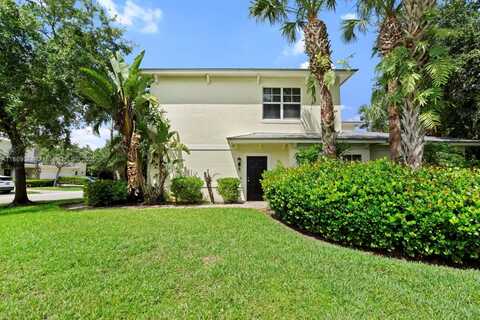 2700 Creekside Dr, Fort Pierce, FL 34981