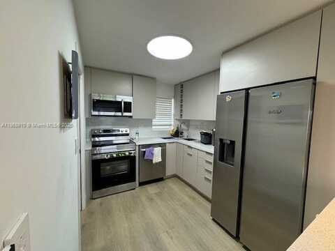 8900 Washington Blvd, Pembroke Pines, FL 33025